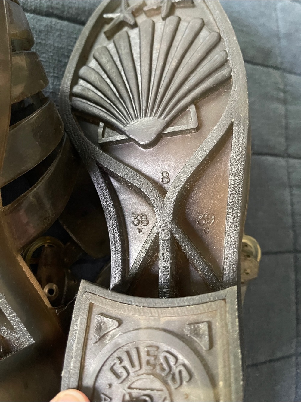 Vintage Guess Brown Jelly Fisherman Sandals - Picture 6 of 7